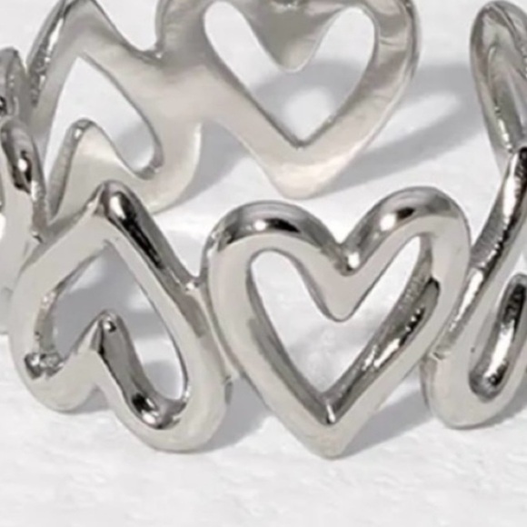 FREE with any purchase this week only-November 2-9,2025 Silver Heart Ring - Picture 2 of 3
